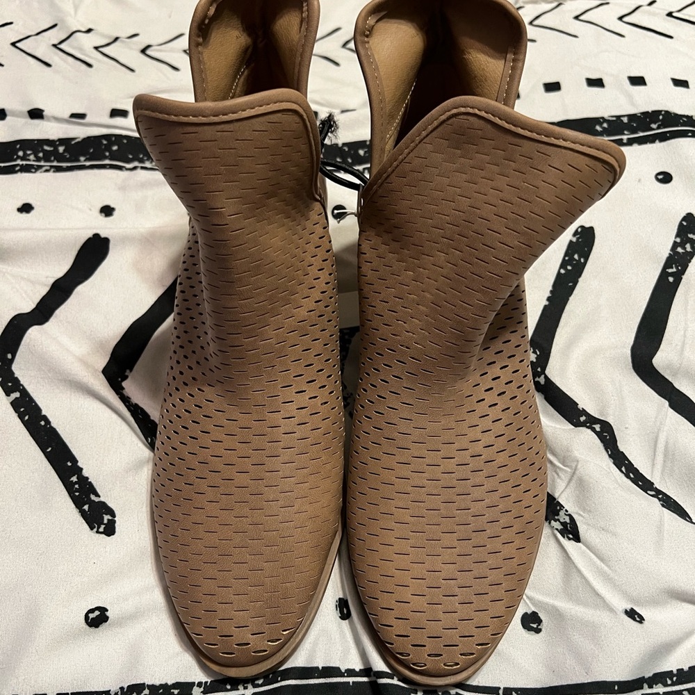 🎉4 for $20 Brown booties